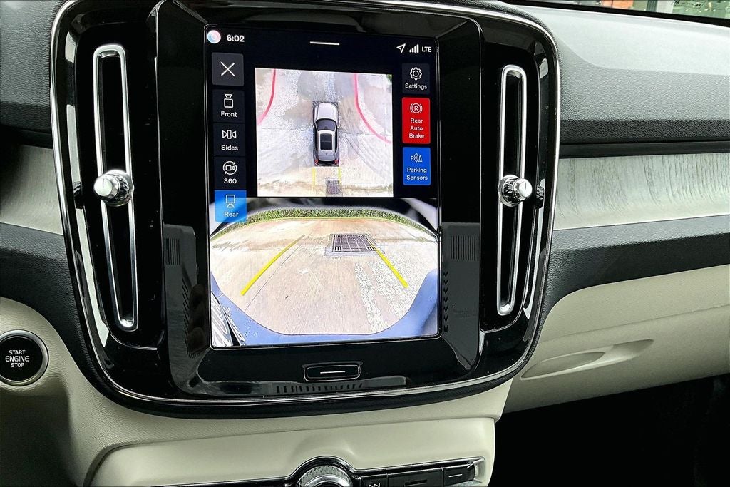 2026 Volvo XC40 B5 Plus