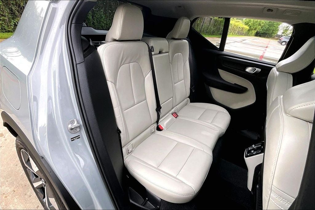 2026 Volvo XC40 B5 Plus