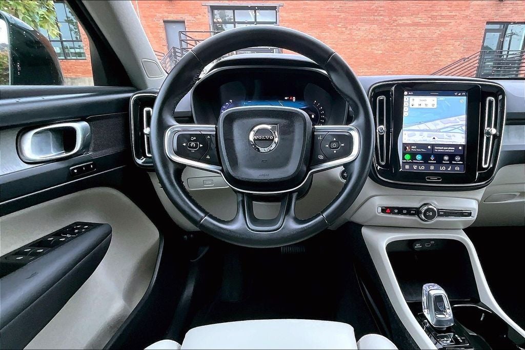 2026 Volvo XC40 B5 Plus