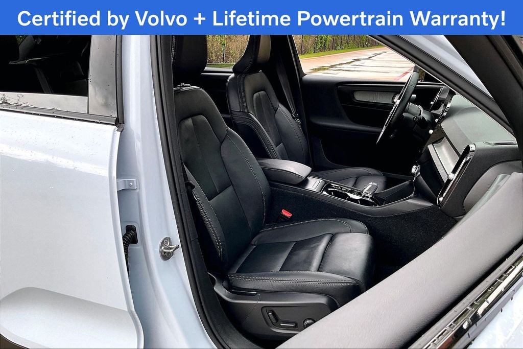 2026 Volvo XC40 B5 Plus