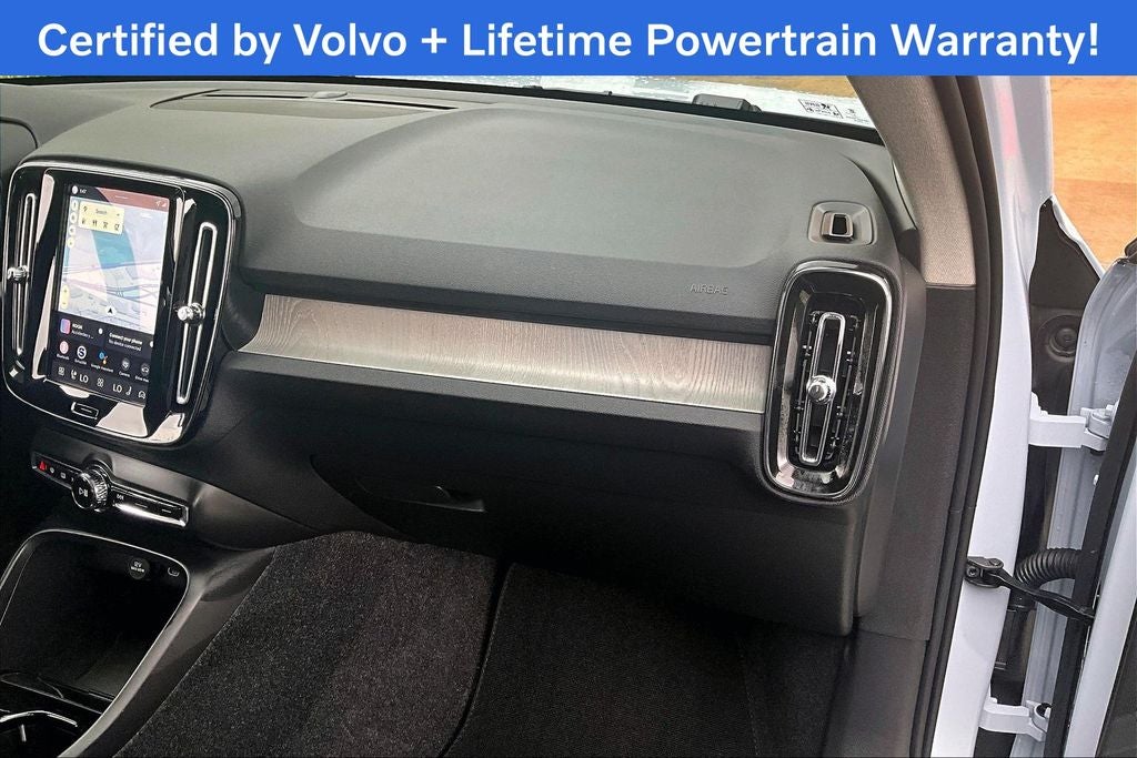 2026 Volvo XC40 B5 Plus