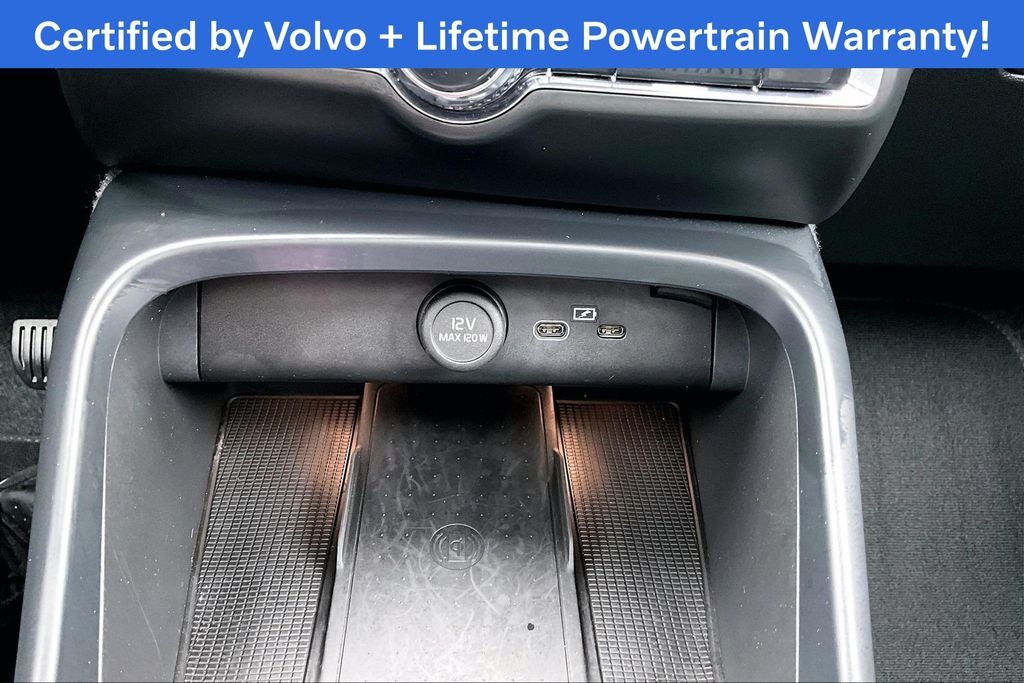 2026 Volvo XC40 B5 Plus