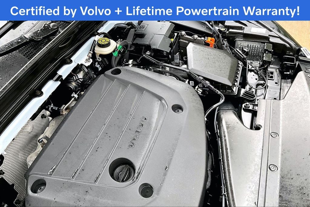 2026 Volvo XC40 B5 Plus