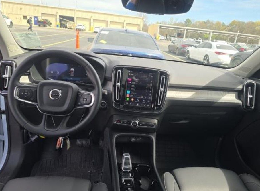 2026 Volvo XC40 B5 Plus