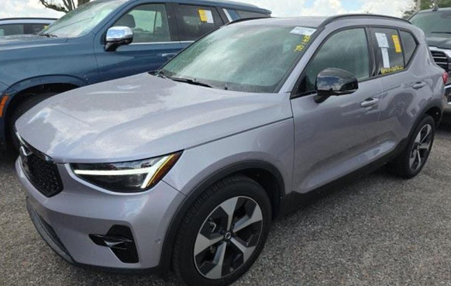 2026 Volvo XC40 B5 Plus