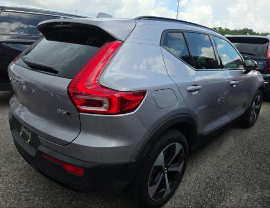 2026 Volvo XC40 B5 Plus