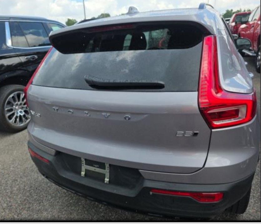 2026 Volvo XC40 B5 Plus