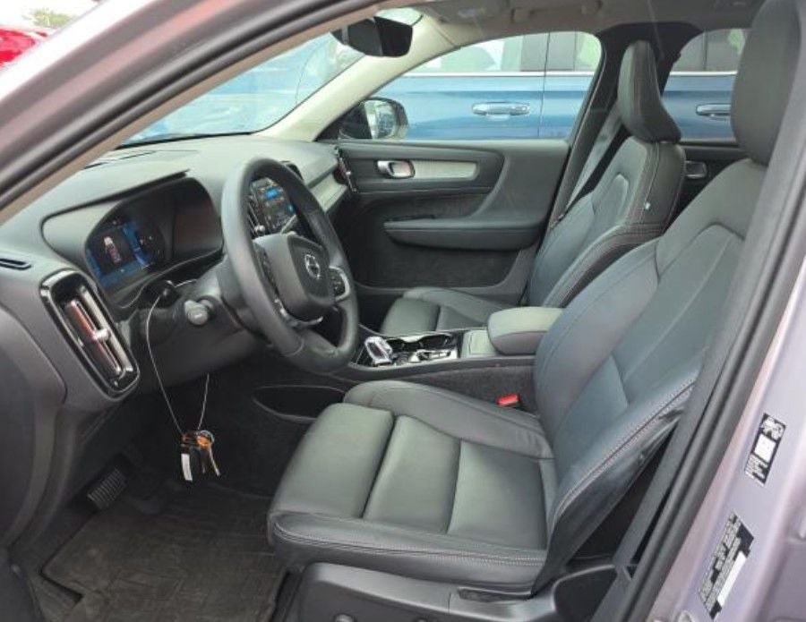 2026 Volvo XC40 B5 Plus