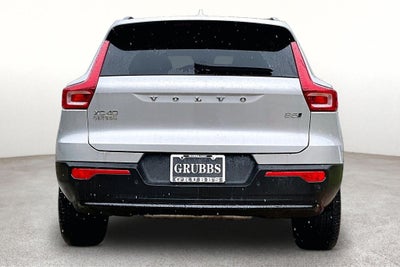 2025 Volvo XC40 B5 Plus Dark Theme