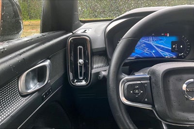 2025 Volvo XC40 B5 Plus Dark Theme