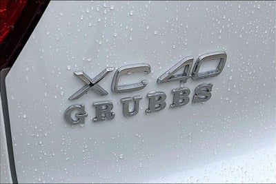 2025 Volvo XC40 B5 Plus Dark Theme