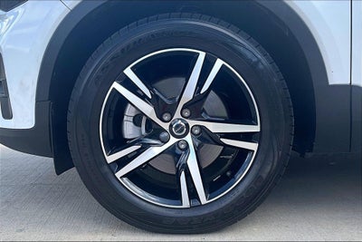 2023 Volvo XC40 B5 Plus Bright Theme