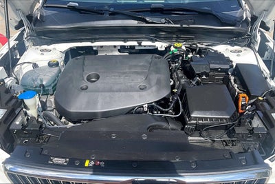 2023 Volvo XC40 B5 Plus Bright Theme