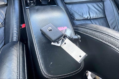 2023 Volvo XC40 B5 Plus Bright Theme