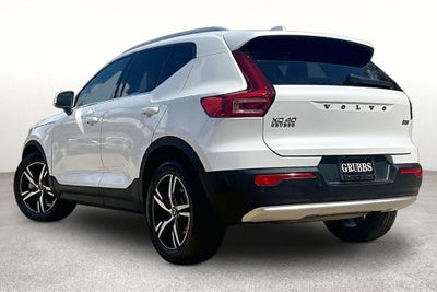 2023 Volvo XC40 B5 Plus Bright Theme