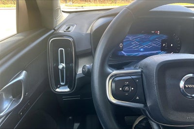2023 Volvo XC40 B5 Plus Bright Theme
