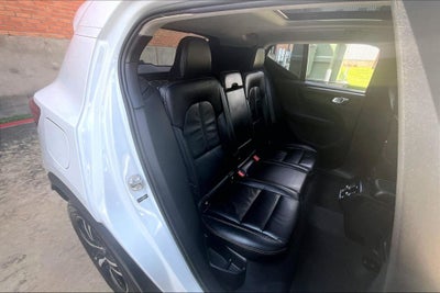2023 Volvo XC40 B5 Plus Bright Theme