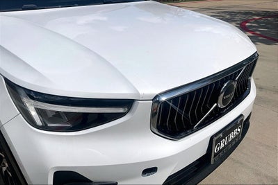 2023 Volvo XC40 B5 Plus Bright Theme