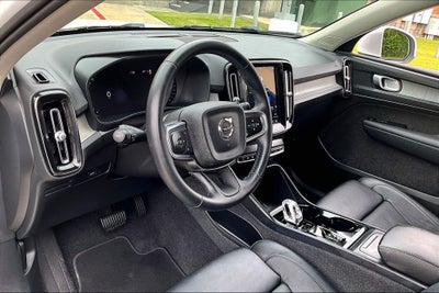 2024 Volvo XC40 B5 Plus Bright Theme
