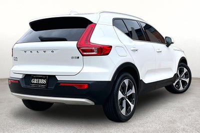 2024 Volvo XC40 B5 Plus Bright Theme