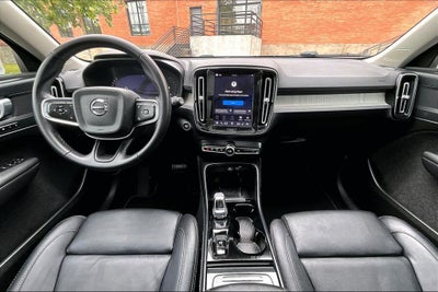2024 Volvo XC40 B5 Plus Bright Theme