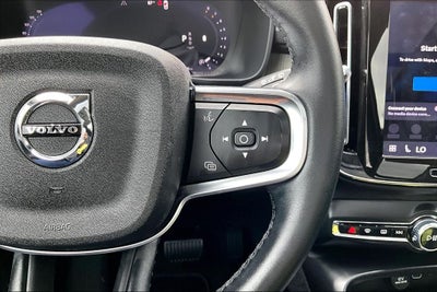 2024 Volvo XC40 B5 Plus Bright Theme