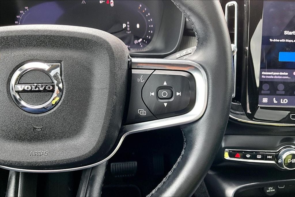 2024 Volvo XC40 B5 Plus Bright Theme