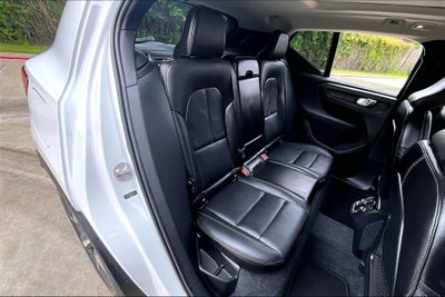 2024 Volvo XC40 B5 Plus Bright Theme