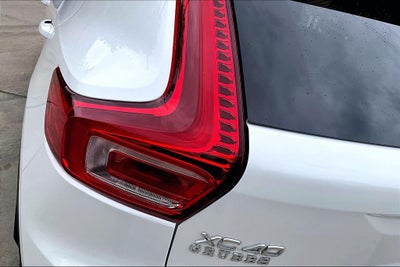 2024 Volvo XC40 B5 Plus Bright Theme