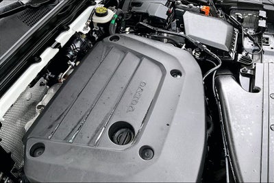 2024 Volvo XC40 B5 Plus Bright Theme