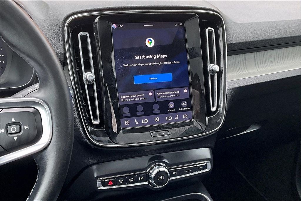 2024 Volvo XC40 B5 Plus Bright Theme