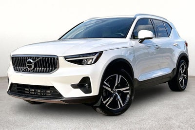 2023 Volvo XC40 B5 Plus Bright Theme