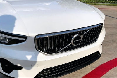 2023 Volvo XC40 B5 Plus Bright Theme