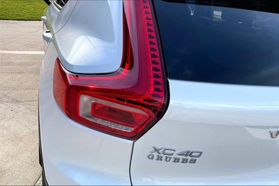 2023 Volvo XC40 B5 Plus Bright Theme