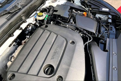 2023 Volvo XC40 B5 Plus Bright Theme
