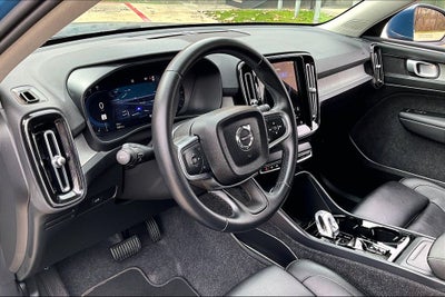 2025 Volvo XC40 B5 Plus Bright Theme