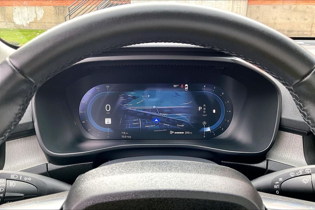 2025 Volvo XC40 B5 Plus Bright Theme