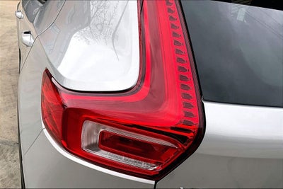 2025 Volvo XC40 B5 Plus Bright Theme