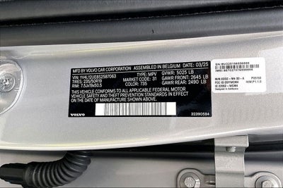 2025 Volvo XC40 B5 Plus Bright Theme