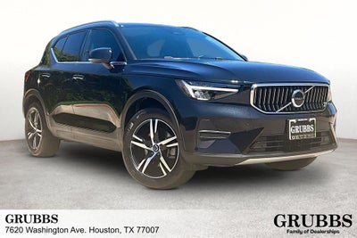 2025 Volvo XC40 B5 Core