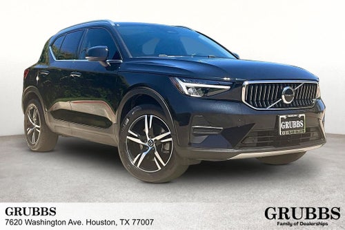 2025 Volvo XC40 B5 Core