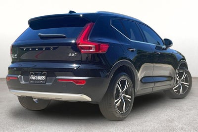 2025 Volvo XC40 B5 Core
