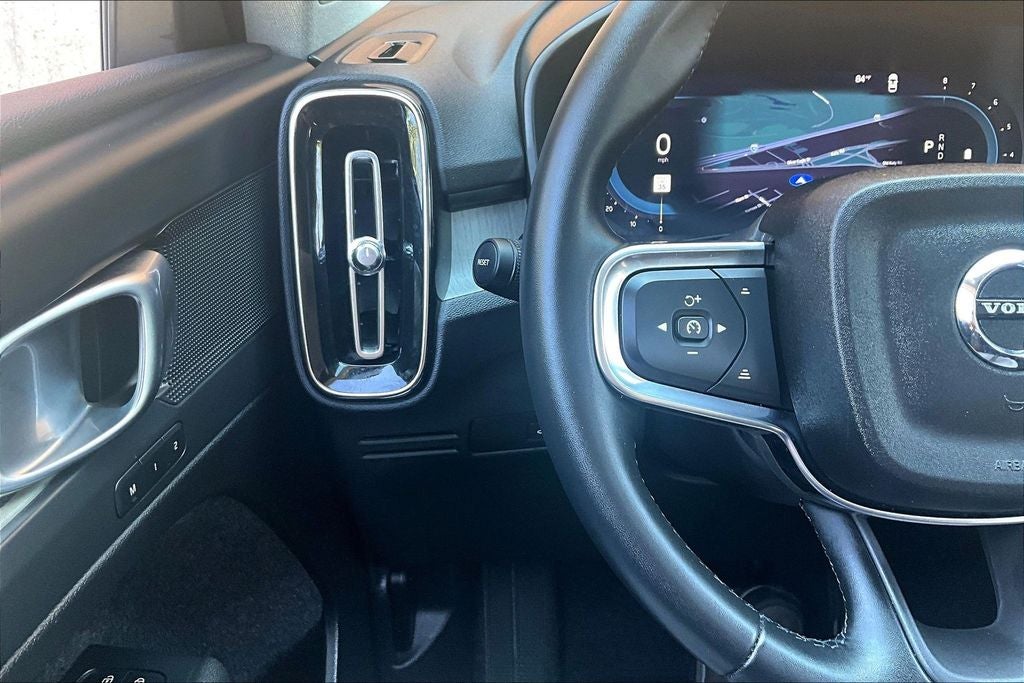 2025 Volvo XC40 B5 Core