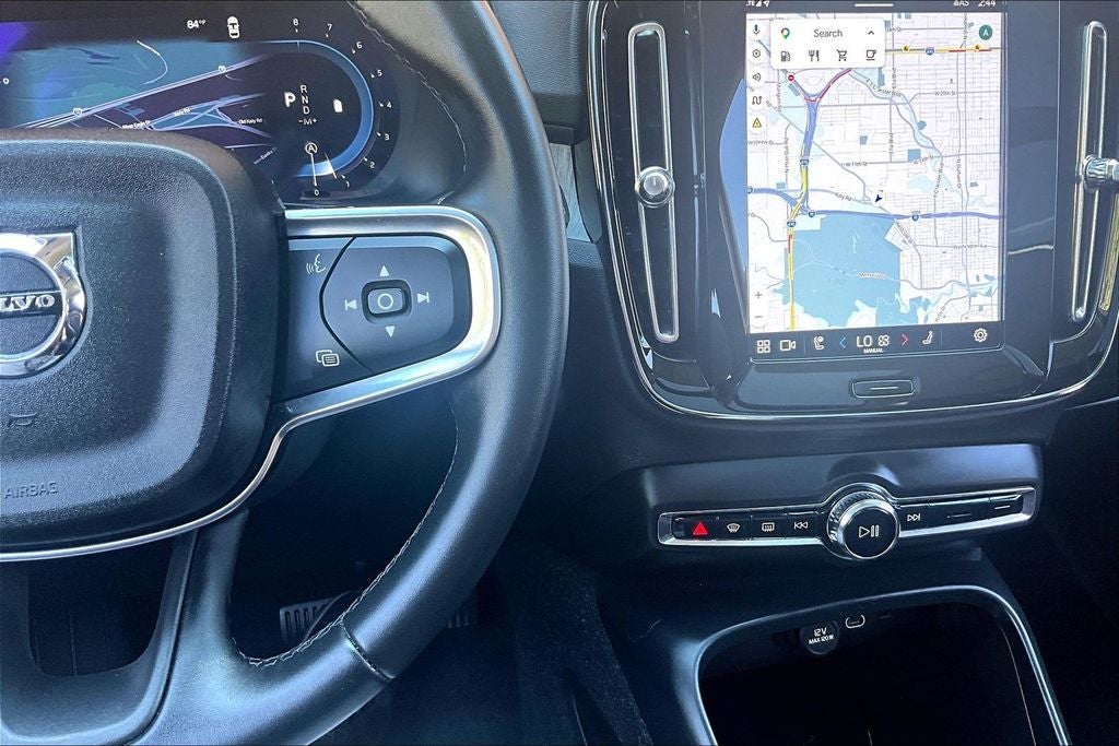 2025 Volvo XC40 B5 Core