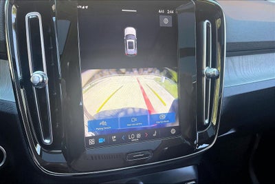2025 Volvo XC40 B5 Core
