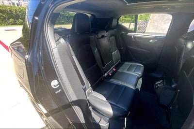 2025 Volvo XC40 B5 Core