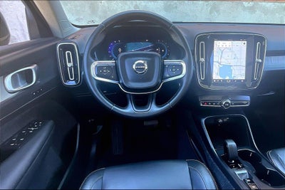 2025 Volvo XC40 B5 Core