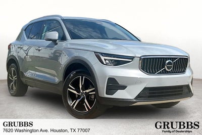 2025 Volvo XC40 B5 Core