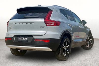 2025 Volvo XC40 B5 Core