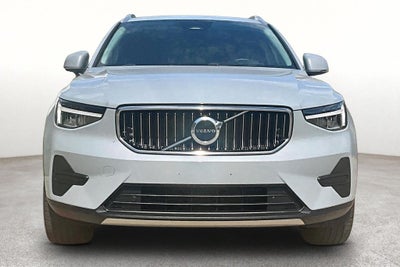 2025 Volvo XC40 B5 Core